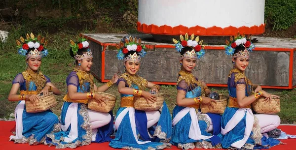 Индонезийцы Исполняют Танец Гаринджета Церемонии Гаринджета Niti Sowan Танец Рассказывает — стоковое фото