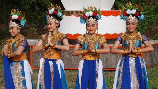 Ινδονήσιος Εκτελέσει Harinjing Χορό Για Niti Sowan Harinjing Τελετή Χορός — Φωτογραφία Αρχείου