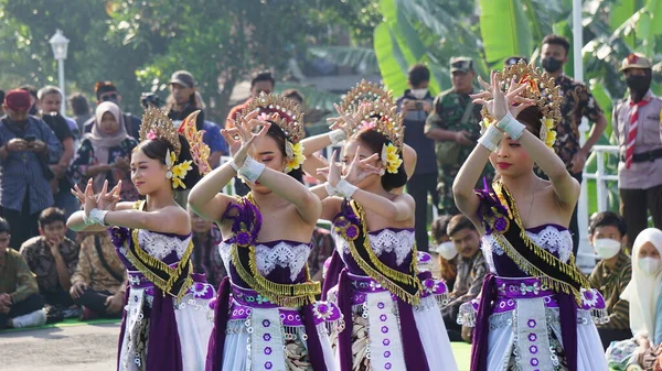 Lenggang Kali Brantas Dansı Dans Brantas Nehrinin Bazen Sakin Bazen — Stok fotoğraf