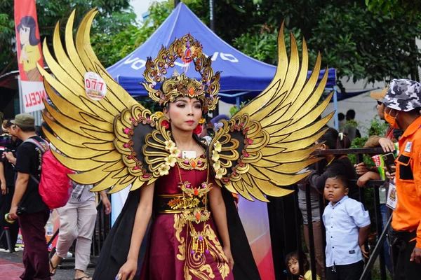 Deltagaren Biro Fashion Carnival Detta Indonesiska Kostym Karnevaler — Stockfoto