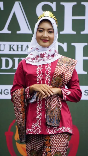 Niños Indonesios Vestidos Con Batik Este Batik Viene Kediri Indonesia —  Fotos de Stock