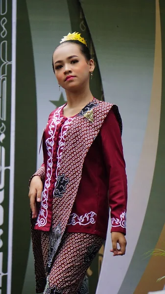 Niños Indonesios Vestidos Con Batik Este Batik Viene Kediri Indonesia — Foto de Stock