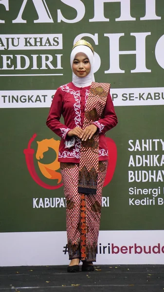 Crianças Indonésias Roupas Batik Este Batik Vem Kediri Indonésia — Fotografia de Stock