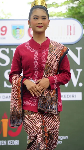 Індонезійські Діти Батиковому Одязі Цей Батик Походить Кедірі Індонезія — стокове фото