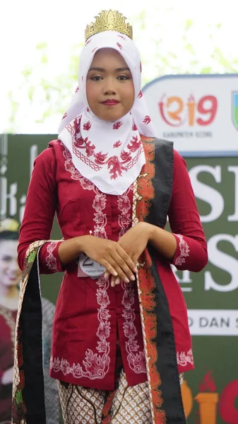 Bambini Indonesiani Abiti Batik Questo Batik Viene Kediri Indonesia — Foto Stock