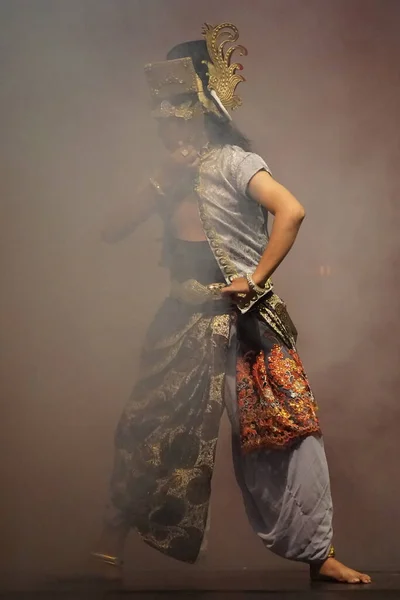 크리슈나 하림무르티 Krishna Harimurti 크리슈나 지도자의 제목의 크레시다 연극은 신전에 — 스톡 사진