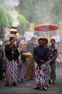 Tulungagung 'un yıldönümünü kutlamak için ayinler (Bersih Nagari)