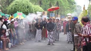 Tulungagung 'un yıldönümünü kutlamak için ayinler (Bersih Nagari)