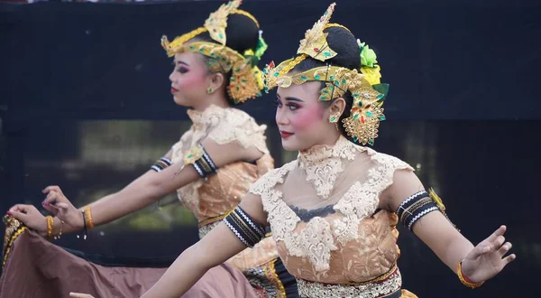 Klenting Sumanding Dance Liknas Vid Samling Kediri Flickor Deras Artighet — Stockfoto