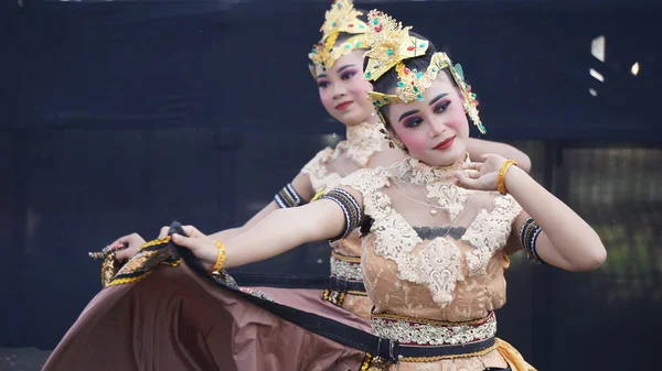 Klenting Sumanding Dance Asemeja Una Colección Chicas Kediri Cortesía Amabilidad —  Fotos de Stock