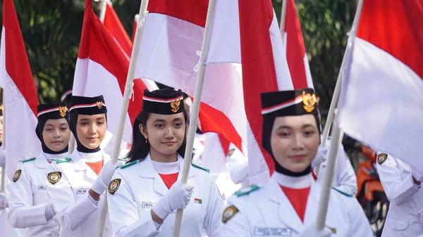 Indonesian Flag Raiser Kirab Kebangsaan National Carnival — Stock Photo, Image