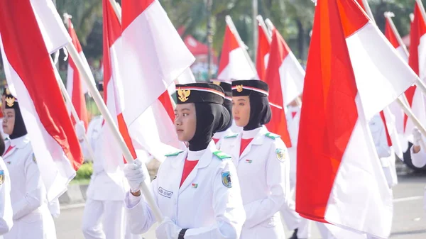 Indonesische Vlaggenschip Kirab Kebangsaan Nationaal Carnaval — Stockfoto