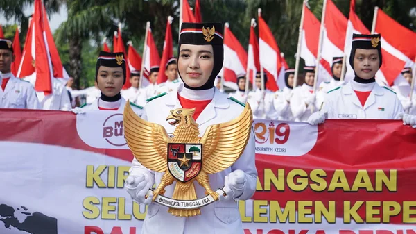 Indonesia Memegang Garuda Pancasila Lima Prinsip Indonesia — Stok Foto
