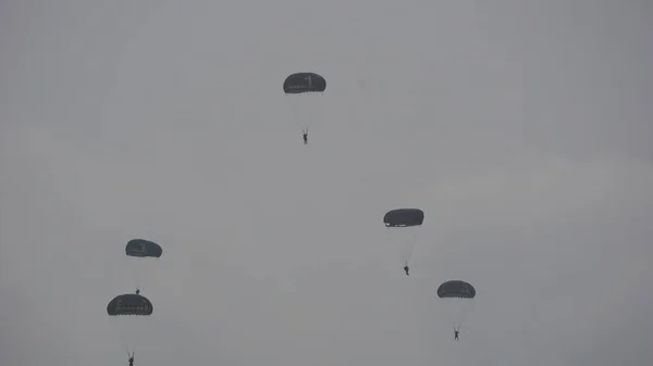 印度尼西亚东爪哇Blitar 2023年5月10日 印度尼西亚空军跳伞 — 图库照片