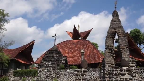 Εκκλησία Puhsarang Φόντο Τον Γαλάζιο Ουρανό Αυτή Εκκλησία Χτίστηκε Πέτρες — Αρχείο Βίντεο