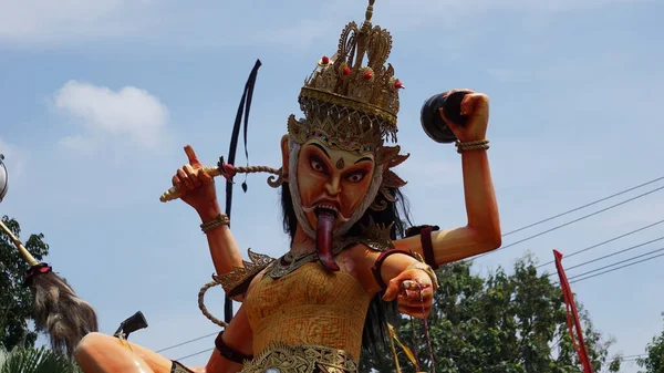 귀구의 여신상이야 Ogoh Ogoh 행진하는 동상이다 칼라라는 힌두교 상징한다 — 스톡 사진