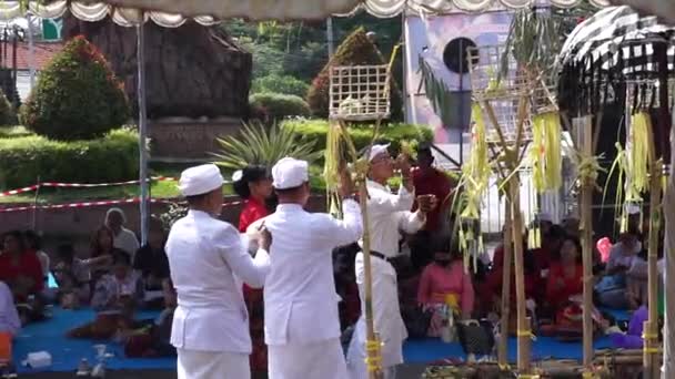 Ceremonia Tawur Agung Esta Ceremonia Una Ceremonia Realizada Por Los — Vídeos de Stock