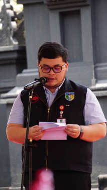 Kediri Hanindhito Himawan Pramana (Mas Dhito) naibi Kediri yıldönümünü kutlamak için açılışta Pameran Jadoel 'de