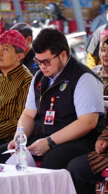 Kediri Hanindhito Himawan Pramana (Mas Dhito) naibi Kediri yıldönümünü kutlamak için açılışta Pameran Jadoel 'de