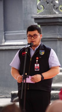 Kediri Hanindhito Himawan Pramana (Mas Dhito) naibi Kediri yıldönümünü kutlamak için açılışta Pameran Jadoel 'de