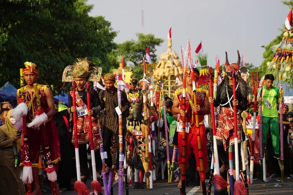 Stilts Fesztivál Egrang Karnevál Ünneplésére Indonéz Függetlenségi Nap Simpang Lima — Stock Fotó