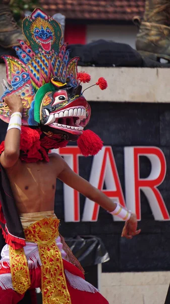 Actuación Danza Barong Barong Una Las Danzas Tradicionales Indonesias — Foto de Stock