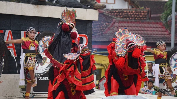 Виконання Танцю Баронів Баронг Один Традиційних Танців Індонезії — стокове фото