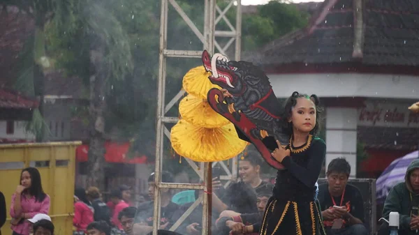 Apresentação Dança Celeng Celeng Significa Javali Esta Dança Geralmente Realizada — Fotografia de Stock