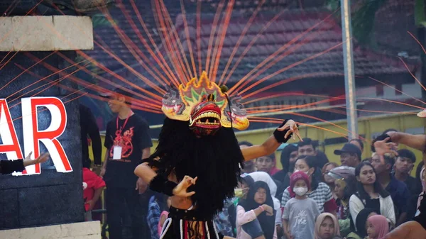 Indonesian Perform Barongan Kucingan Dance Dance Come Blitar — стоковое фото