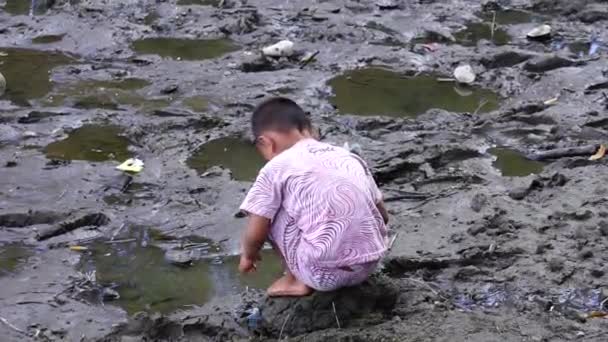 Люди Ловлять Рибу Групук Івак Самбер Джембанган Gropyok Iwak Означає — стокове відео