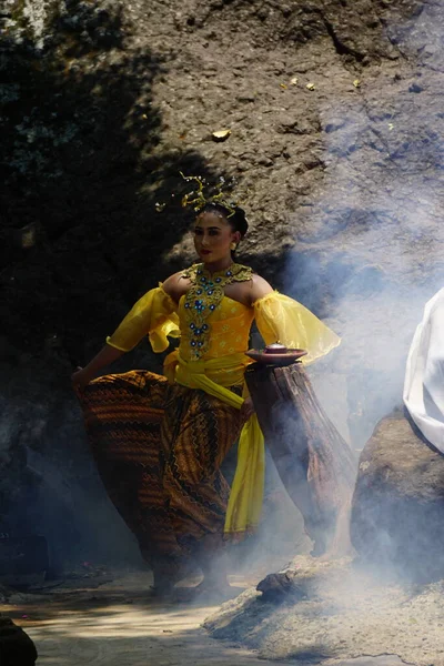 Babad Kadhiri Jayati的戏剧 Panji Ande Ande Lumut的故事 关于Selomangleng表演艺术 — 图库照片