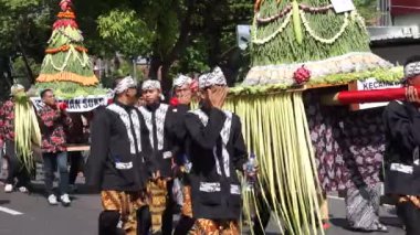 Blitar 'da Grebeg Pancasila. Bu etkinlik Pancasila Günü 'nün yıllık gündemidir.