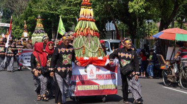 Blitar 'da Grebeg Pancasila. Bu etkinlik Pancasila Günü 'nün yıllık gündemidir.