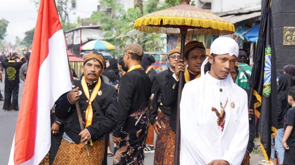 Καρναβάλι Tumpeng Agung Nusantara Πραγματοποιείται Για Τιμήσει Την Ημέρα Εγκαινίων — Φωτογραφία Αρχείου