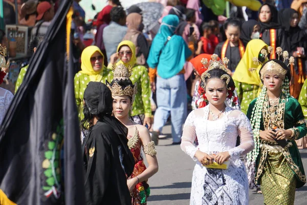 Tumpeng Agung Nusantara Karnevalen Hålls Till Minne Invigningsdagen Palah Templet — Stockfoto