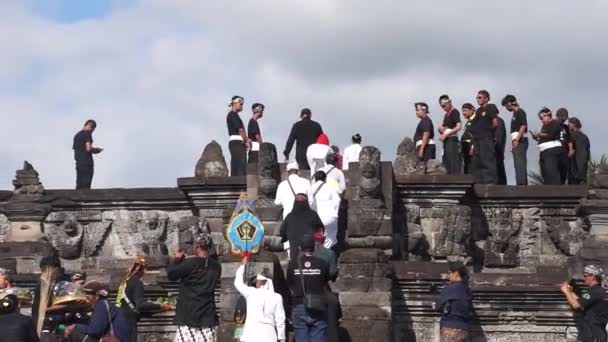 为纪念帕拉寺 佩纳塔兰神庙 落成日 举办了 Tumpeng Agung Nusantara嘉年华 — 图库视频影像