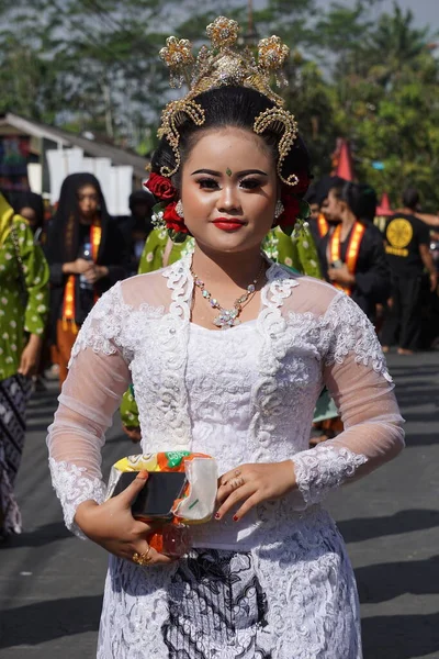 Красива Молода Індонезійська Жінка Традиційному Шашлику — стокове фото