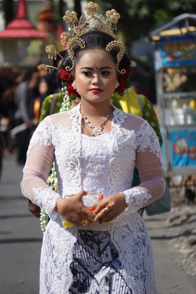 Mulher Indonésia Jovem Bonita Vestindo Kebaya Tradicional — Fotografia de Stock