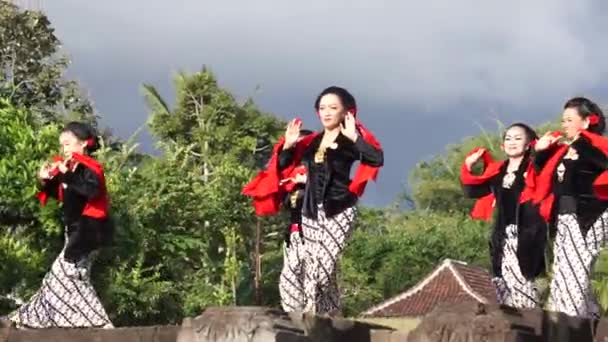 Индонезийский Танец Гамбюн Танец Центральной Явы Танец Исполняется Спектаклей Гостей — стоковое видео