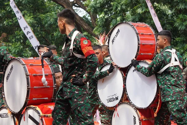 Taruna Brawijaya Senior High School Performs Drum Band Celebrate Election — Stock Photo, Image