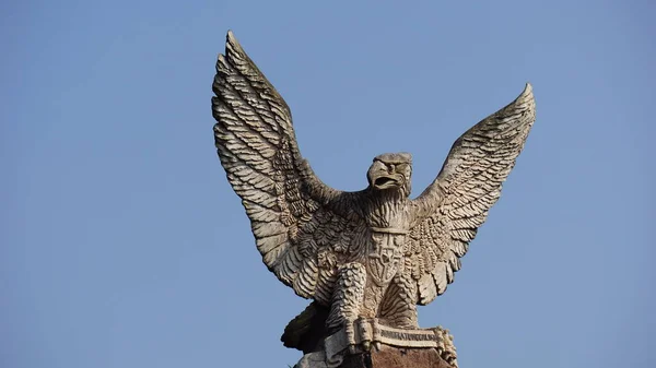 Garuda Pancasila Pięć Indonezyjskich Zasad Naturalnym Tłem — Zdjęcie stockowe