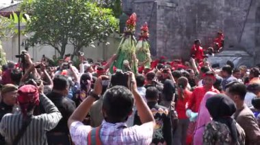 Blitar 'da Grebeg Pancasila. Bu etkinlik, Pancasila Günü 'nün yıllık gündemidir.