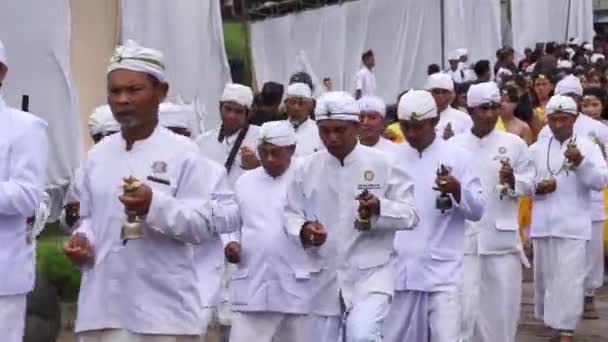 Procissão Wedar Hayuning Penataran Esta Cerimônia Realizada Por Hindus Com — Vídeo de Stock