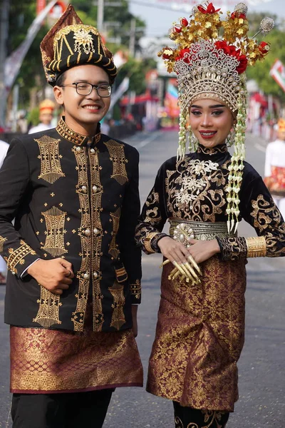 Indonesisch Met Trouwkostuum Uit Atjeh Ben Carnaval — Stockfoto