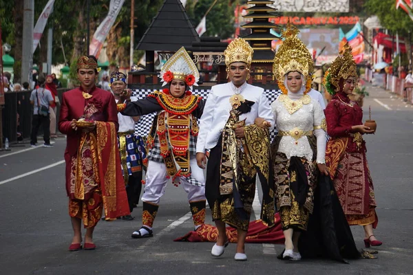 Indonesio Con Traje Tradicional Balinés Carnaval Ben — Foto de Stock
