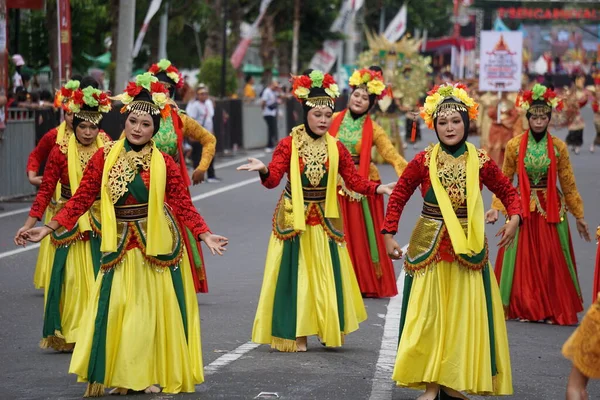 Banten Den Cokek Dansı Dans Hayatta Kalbi Olumlu Tutma Çabalarını — Stok fotoğraf