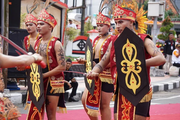 Ruai Dans Uit West Kalimantan Ben Carnaval Deze Dans Vertelt — Stockfoto