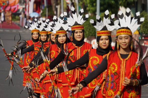 Giring Danza Femminile Dal Kalimantan Centrale Questa Danza Esprime Gioia — Foto Stock