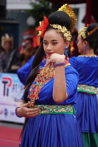 来自邦卡Belitung的Campak舞蹈 这支舞描绘了那里青少年的快乐 — 图库照片