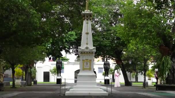 弗赖德堡博物馆Tugu Jogja纪念碑 也称为Golong Gilig纪念碑 Witte Paal或The White Monument 的缩影 — 图库视频影像